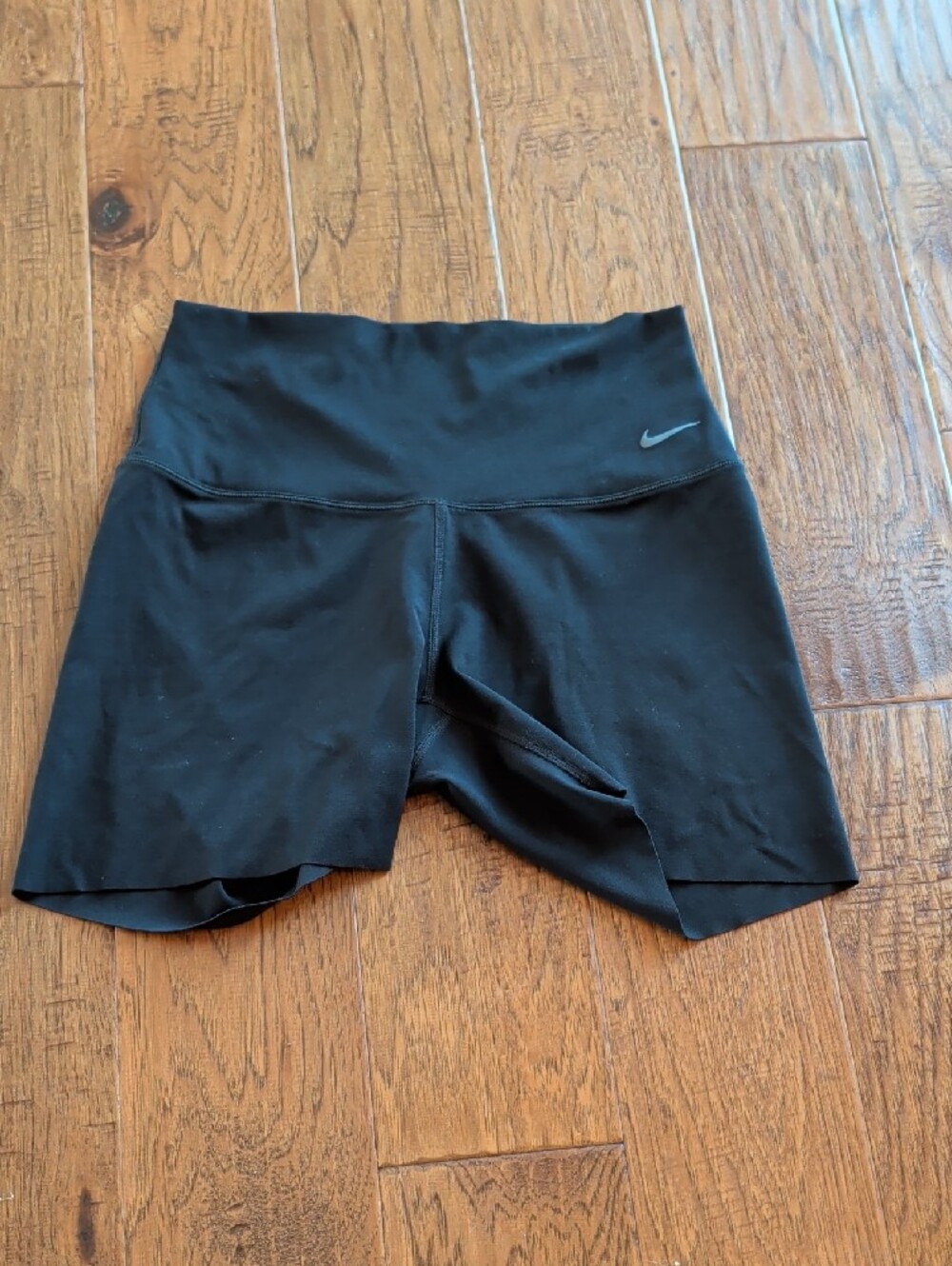 Nike Zenvy 5" High-Waist Black Women’s Bike Shorts - Picture 2 of 7